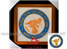 Tranh Gạo Màu Logo Trung Cấp Nghề Việt Giao 20 x 20 cm